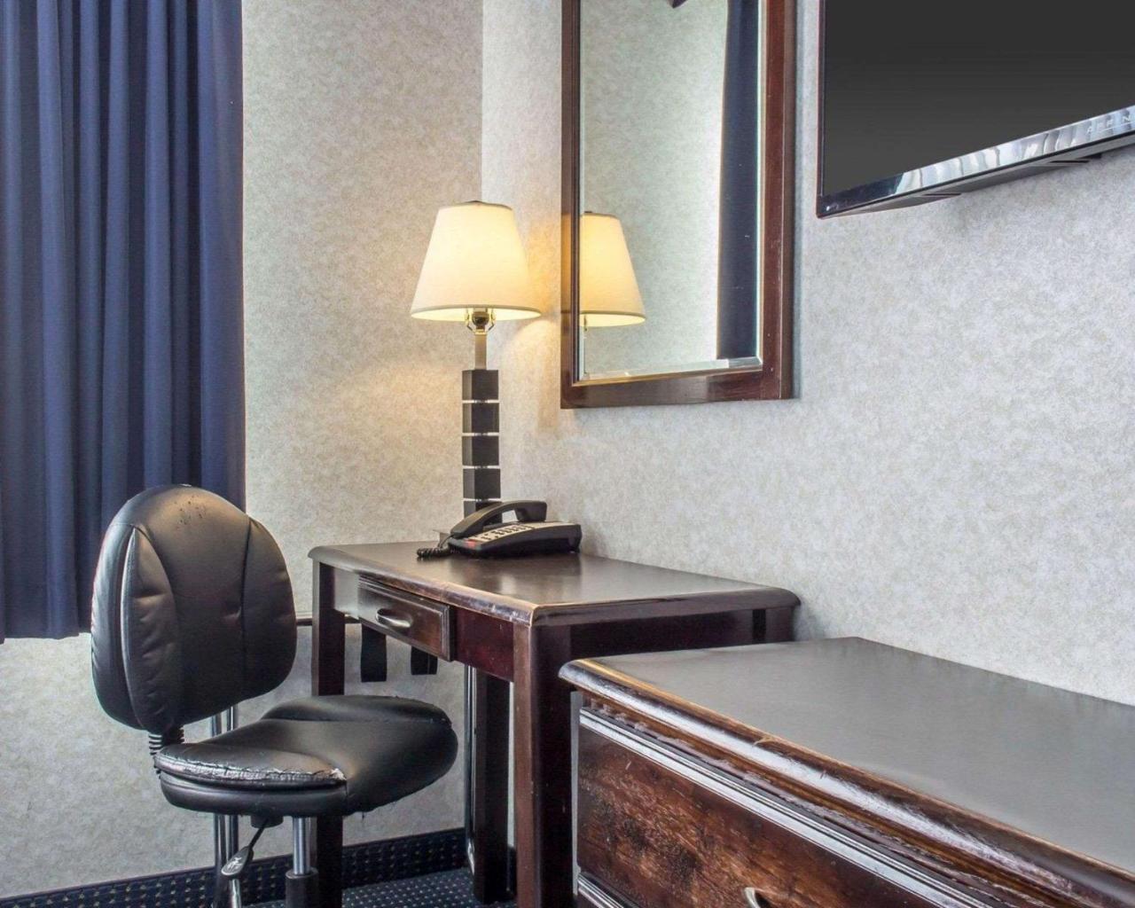 Paramount Inn フローラル・パーク エクステリア 写真